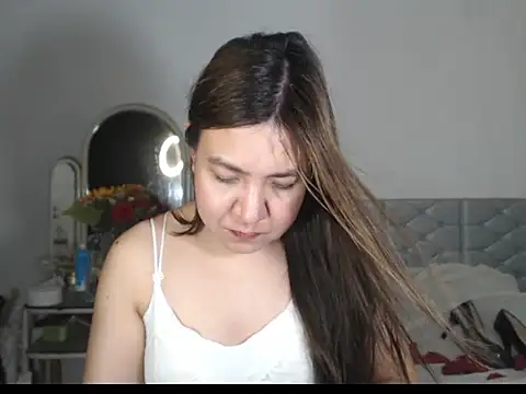 stellahugeX online show from November 28, 2025, 8:42 pm