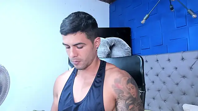 andres-clark92 online show from October 12, 2025, 6:09 pm