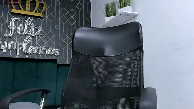 Snapshot of andres-clark92 chatting on July 14, 2026, 6:36 pm andres-clark92 online show from July 14, 2026, 6:36 pm