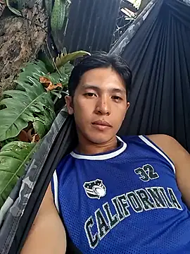 Snapshot of darryl_hugecok chatting on December 14, 2025, 2:29 am darryl hugecok online show from December 14, 2025, 2:29 am