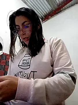 Snapshot of Miranda_sexlove_ chatting on October 24, 2025, 4:28 pm Miranda sexlove online show from October 24, 2025, 4:28 pm