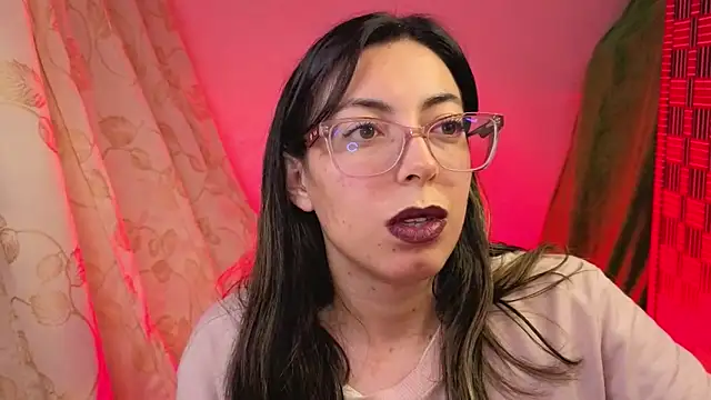 Snapshot of Miranda_sexlove_ chatting on December 15, 2025, 7:36 am Miranda sexlove online show from December 15, 2025, 7:36 am