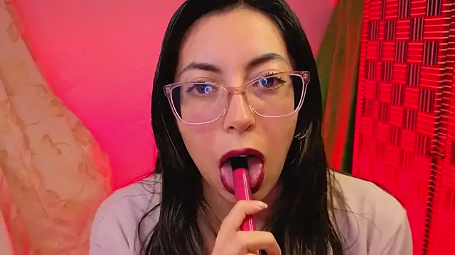 Miranda sexlove  online show from December 20, 2025, 7:33 am