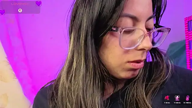 Snapshot of Miranda_sexlove_ chatting on February 17, 2026, 7:00 pm Miranda sexlove online show from February 17, 2026, 7:00 pm