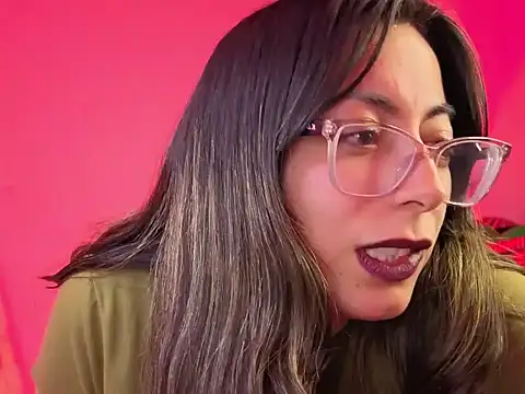 Snapshot of Miranda_sexlove_ chatting on December 16, 2025, 7:34 am Miranda sexlove online show from December 16, 2025, 7:34 am