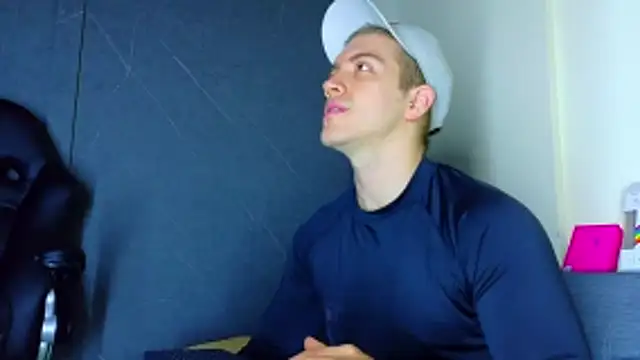 Snapshot of ALANNFERRER chatting on March 19, 2026, 10:15 am ALANNFERRER online show from March 19, 2026, 10:15 am