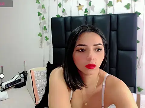 sara arias00 online show from October 6, 2025, 1:12 pm