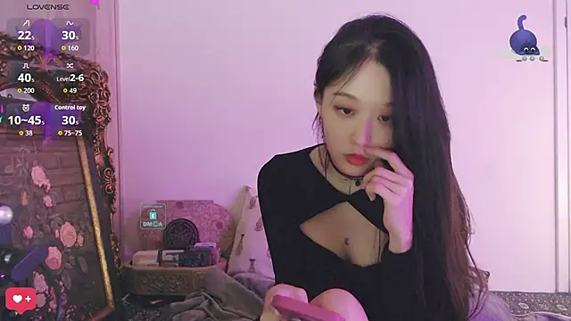 Snapshot of Etherealcat33 chatting on October 27, 2025, 2:07 pm Etherealcat33 online show from October 27, 2025, 2:07 pm