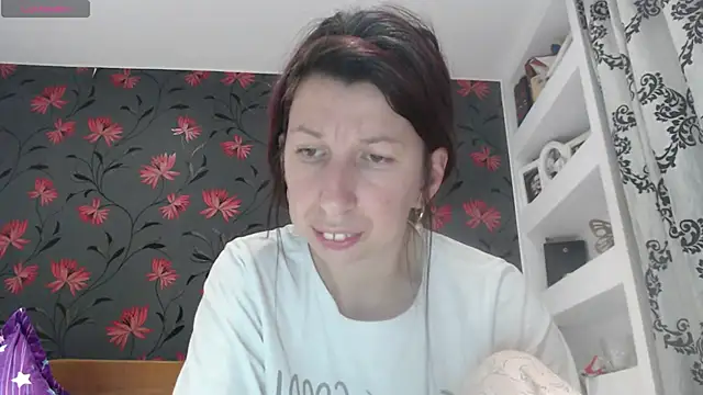 RosieHayes online show from April 4, 2026, 7:31 pm