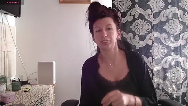 RosieHayes online show from July 15, 2026, 10:33 am