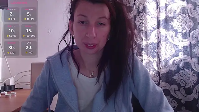 RosieHayes online show from November 13, 2025, 8:29 am