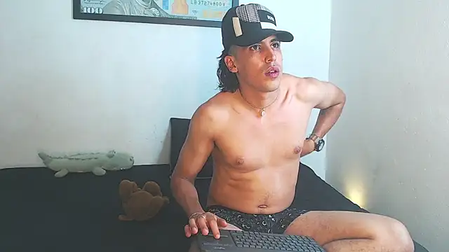 Snapshot of Robisson_zack chatting on November 13, 2025, 2:48 am Robisson zack online show from November 13, 2025, 2:48 am