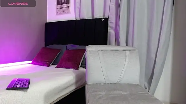 Snapshot of Matteo12_ chatting on November 8, 2025, 3:54 am Matteo12 online show from November 8, 2025, 3:54 am