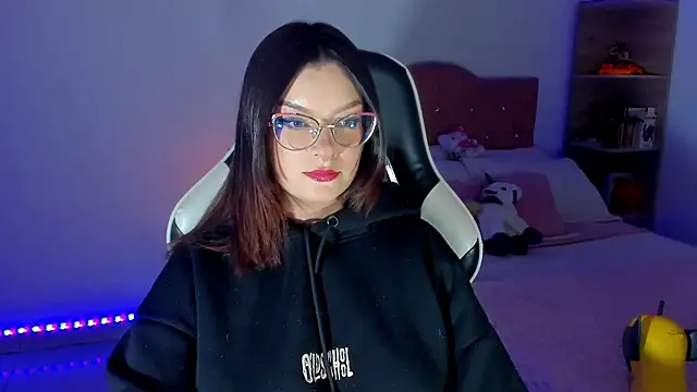 Snapshot of OphelianaRose33 chatting on April 9, 2026, 11:22 pm OphelianaRose33 online show from April 9, 2026, 11:22 pm