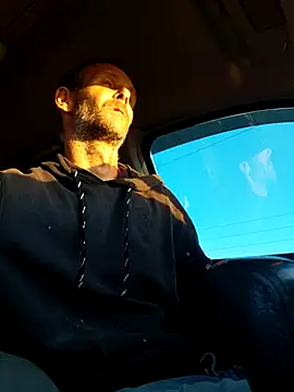 Hungwell1515 online show from November 19, 2025, 12:16 pm