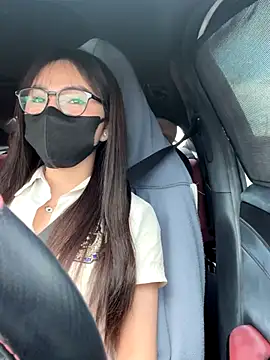 Linh 2004 online show from October 16, 2025, 5:49 am