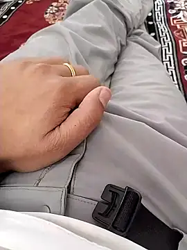 Snapshot of zorhotty chatting on February 5, 2026, 4:19 am zorhotty online show from February 5, 2026, 4:19 am