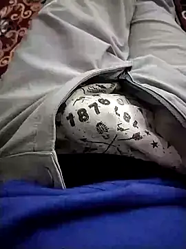 Snapshot of zorhotty chatting on February 13, 2026, 12:05 pm zorhotty online show from February 13, 2026, 12:05 pm