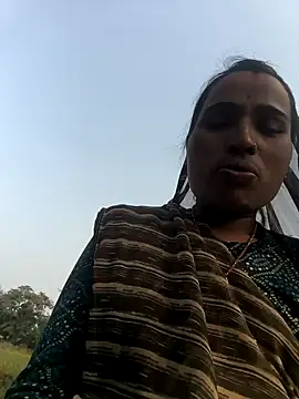 Snapshot of Hot_raaani chatting on November 25, 2025, 9:53 am Hot raaani online show from November 25, 2025, 9:53 am