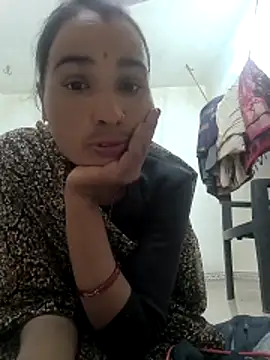 Hot raaani online show from January 18, 2026, 5:27 pm