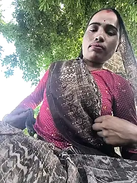 Snapshot of Hot_raaani chatting on September 9, 2025, 5:17 am Hot raaani online show from September 9, 2025, 5:17 am