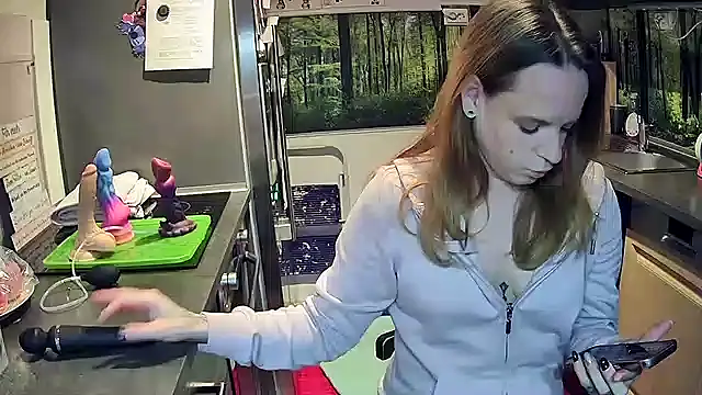 SexyMilf 37 online show from November 2, 2025, 9:20 pm