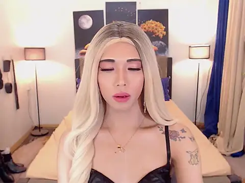 Snapshot of PreciousAmore chatting on November 15, 2025, 7:23 am PreciousAmore online show from November 15, 2025, 7:23 am