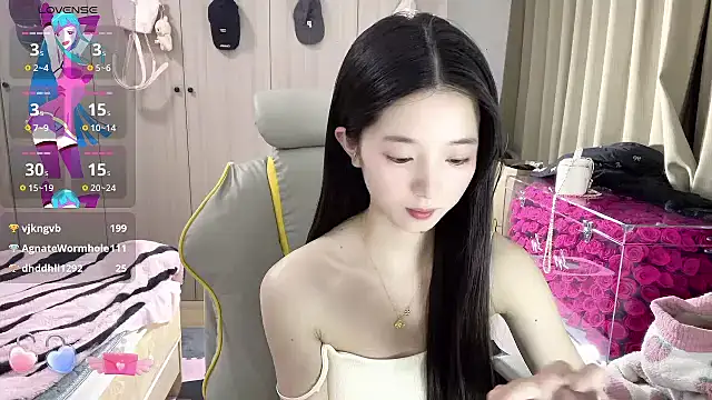 Snapshot of OiOi-666 chatting on February 14, 2026, 12:49 pm OiOi-666 online show from February 14, 2026, 12:49 pm