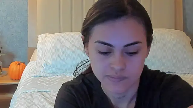 Emilly Beaumont online show from October 14, 2025, 11:44 am