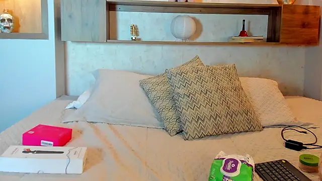 Emilly Beaumont online show from January 8, 2026, 11:49 am