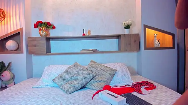 Emilly Beaumont online show from October 29, 2025, 1:21 pm