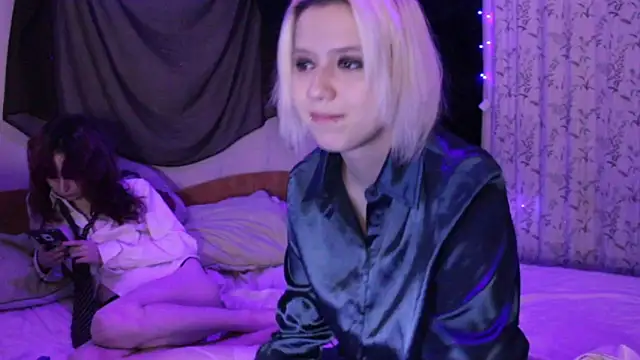 Snapshot of Avny_Loki chatting on December 16, 2025, 1:32 am Avny Loki online show from December 16, 2025, 1:32 am