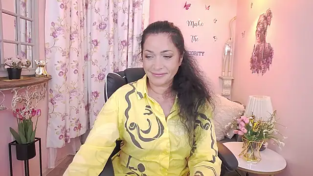 Snapshot of MyLovOne chatting on August 1, 2026, 10:57 am MyLovOne online show from August 1, 2026, 10:57 am