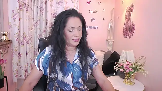 Snapshot of MyLovOne chatting on July 4, 2026, 11:16 am MyLovOne online show from July 4, 2026, 11:16 am