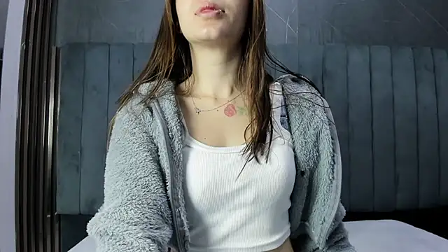 Emy Latin online show from February 2, 2026, 5:34 pm