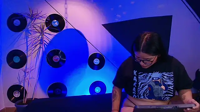 Snapshot of Lilith_and_Khloe chatting on November 1, 2025, 11:26 am Lilith and Khloe online show from November 1, 2025, 11:26 am