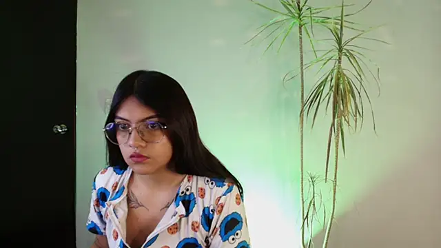 Snapshot of Lilith_and_Khloe chatting on September 16, 2025, 11:22 am Lilith and Khloe online show from September 16, 2025, 11:22 am