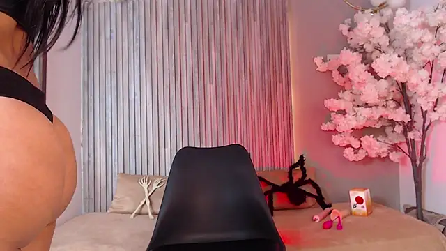  Xamarha  online show from October 15, 2025, 12:20 am