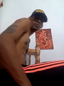 Snapshot of Negritohot2828 chatting on October 10, 2025, 2:01 am Negritohot2828 online show from October 10, 2025, 2:01 am