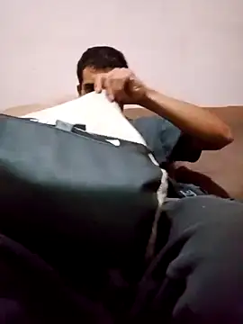 Golonzo1996 online show from October 8, 2025, 10:54 pm