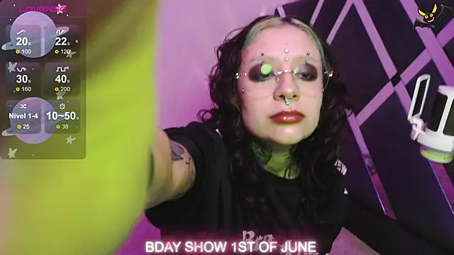 Snapshot of vainilla_doll chatting on May 23, 2026, 1:37 am vainilla doll online show from May 23, 2026, 1:37 am