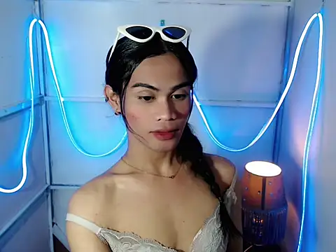 bellalot online show from March 10, 2026, 5:33 am