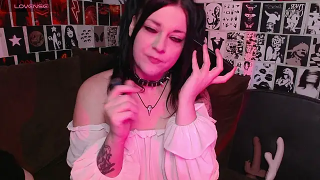 Snapshot of Kvopa chatting on November 2, 2025, 4:17 am Kvopa online show from November 2, 2025, 4:17 am