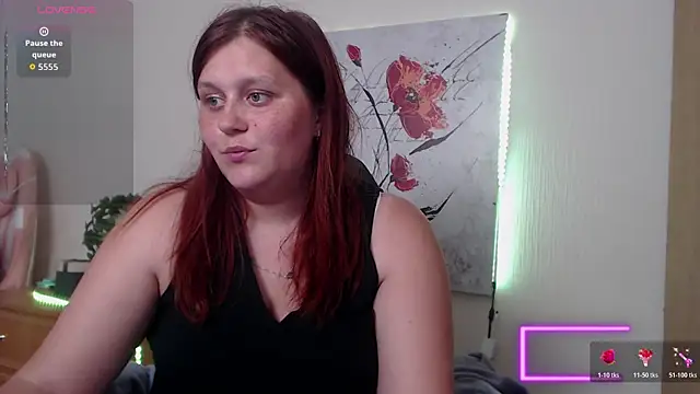 Snapshot of Alisawoods_ chatting on July 14, 2026, 12:22 pm Alisawoods online show from July 14, 2026, 12:22 pm