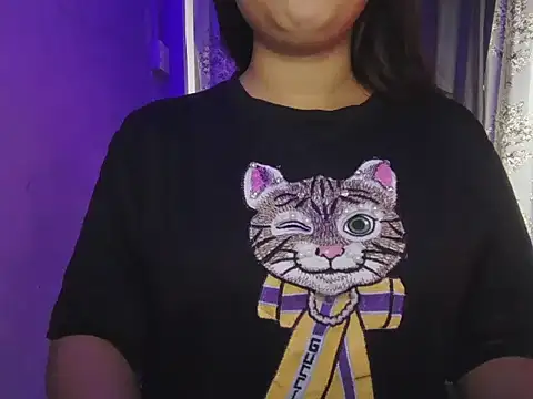 Snapshot of Naina_007 chatting on November 18, 2025, 6:17 am Naina 007 online show from November 18, 2025, 6:17 am