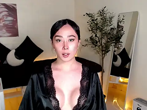Snapshot of Ms_yhanna chatting on May 5, 2026, 11:52 pm Ms yhanna online show from May 5, 2026, 11:52 pm