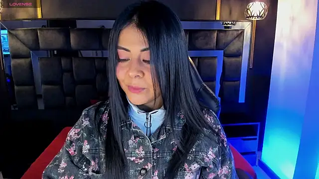 Aniajoness  online show from June 25, 2026, 4:32 am