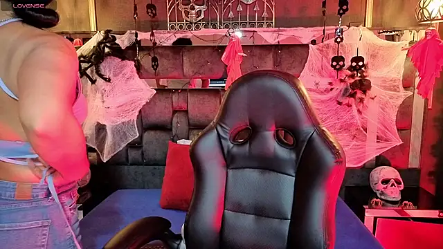 Snapshot of Aniajoness_ chatting on October 24, 2025, 2:43 am Aniajoness online show from October 24, 2025, 2:43 am