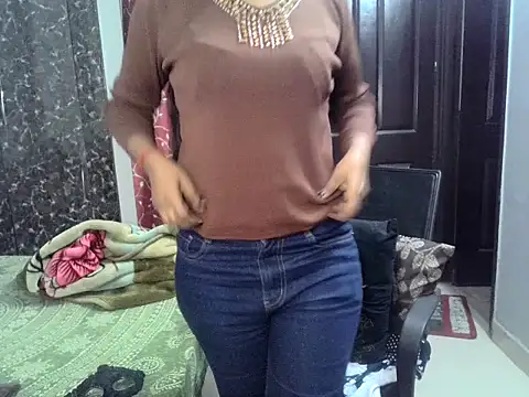 Snapshot of Meri_Cutie_Pie chatting on November 29, 2025, 6:19 pm Meri Cutie Pie online show from November 29, 2025, 6:19 pm