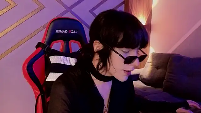 Snapshot of devils_cry chatting on November 11, 2025, 4:07 am devils cry online show from November 11, 2025, 4:07 am